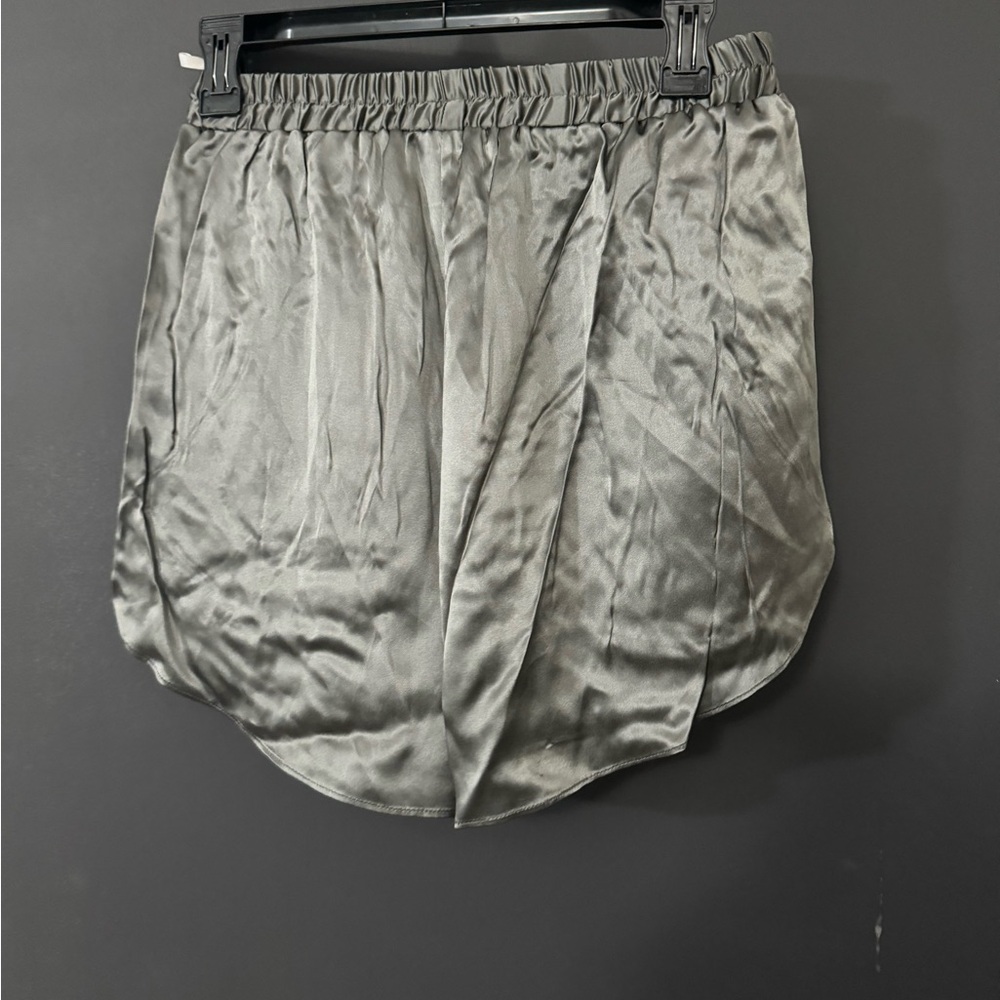 SILKY SILK shorts size medium